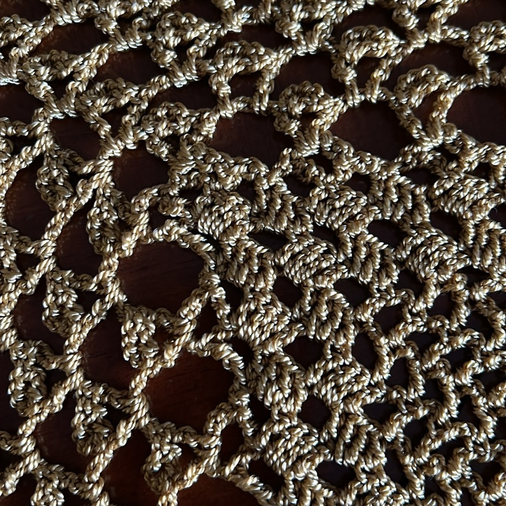 Oval table runner - Picture 12 of 16